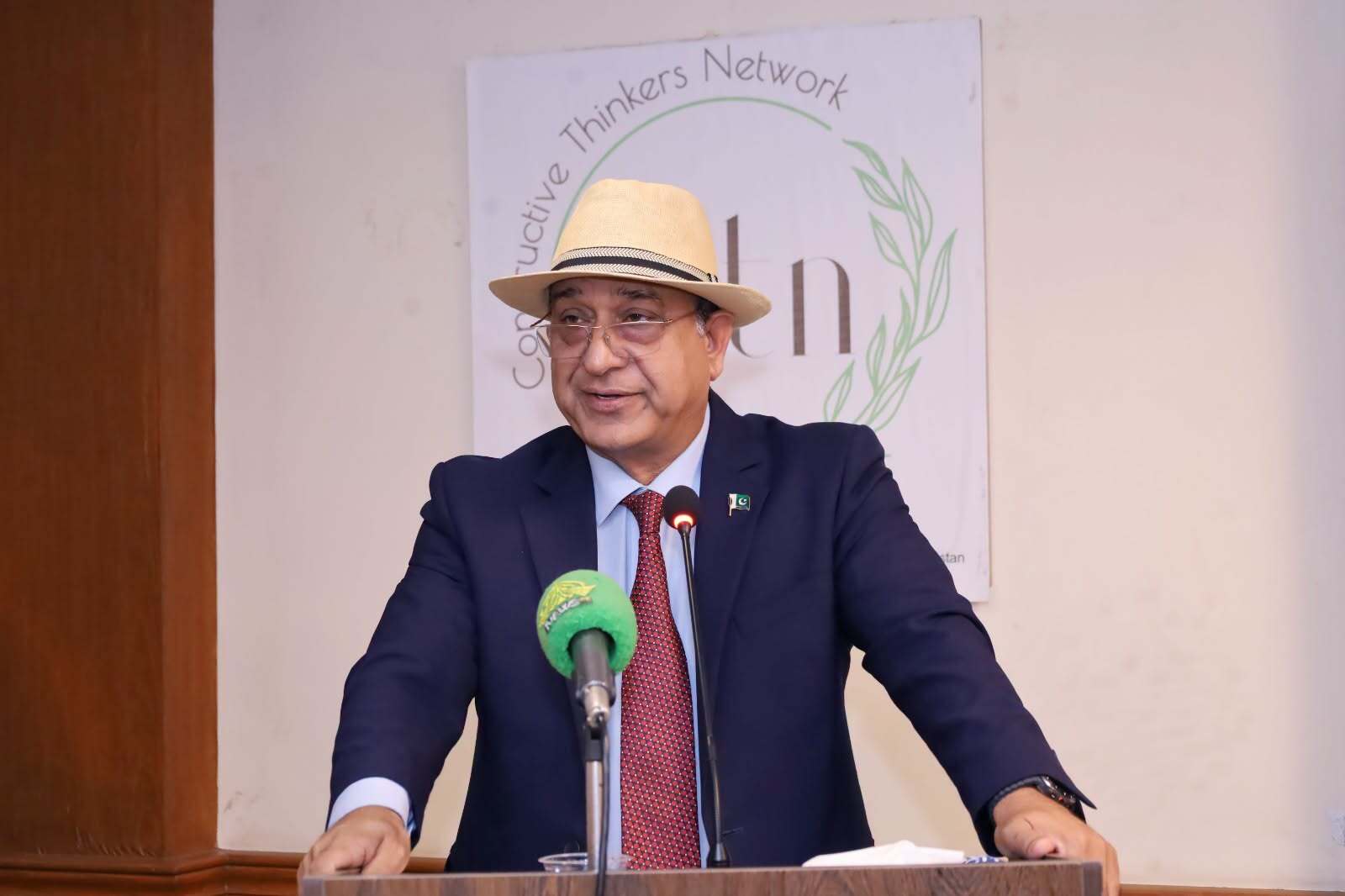 Ahmad Shafiq speaking at restaurant industry session