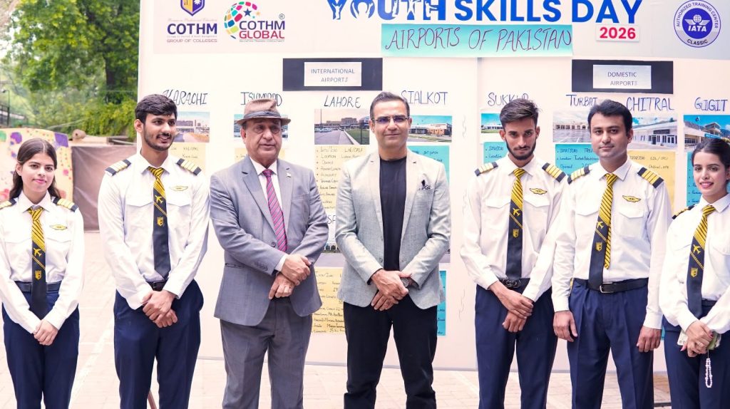 Asim Raza interacting with COTHM students