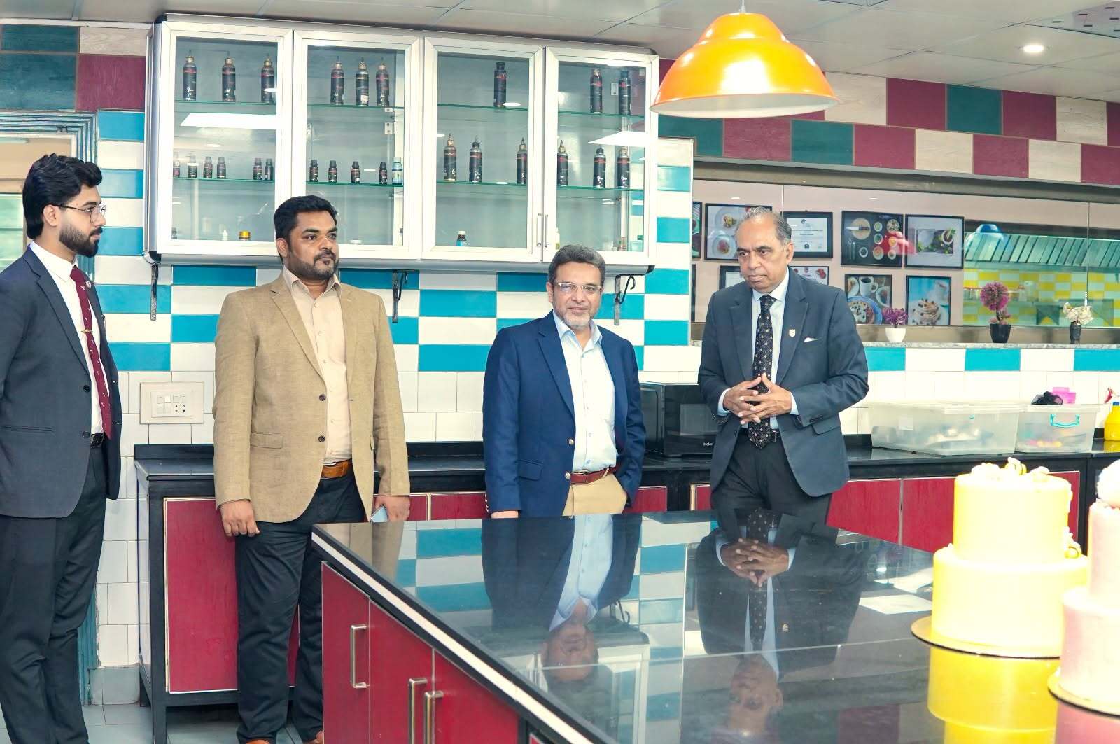 Mohasin Irtaqa interacted with students and faculty members and shared valuable insights