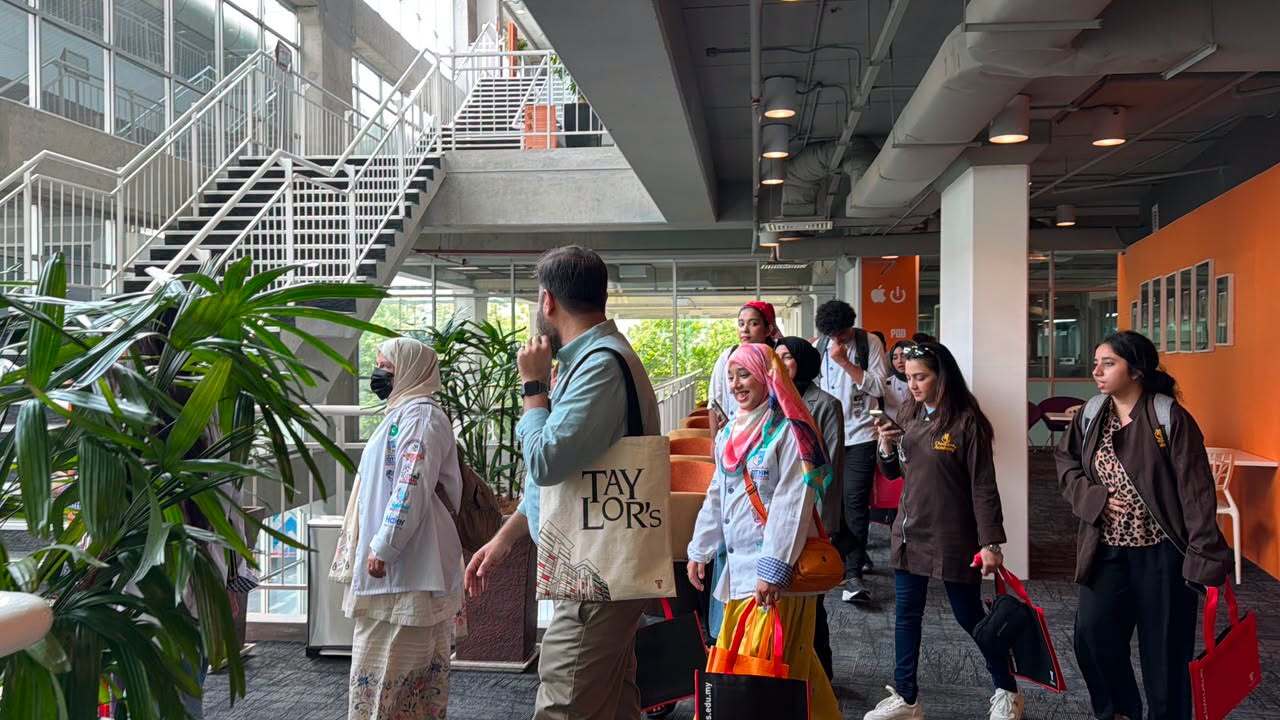 Taylor’s University Malaysia visit by COTHM students